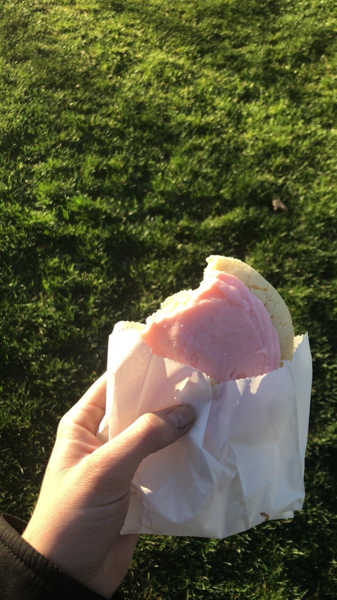 sdawn_e's tweet photo. Starting off Friday right; @CrumblCookies and got my chocolate milk😂 https://t.co/RH4xSHCDmi