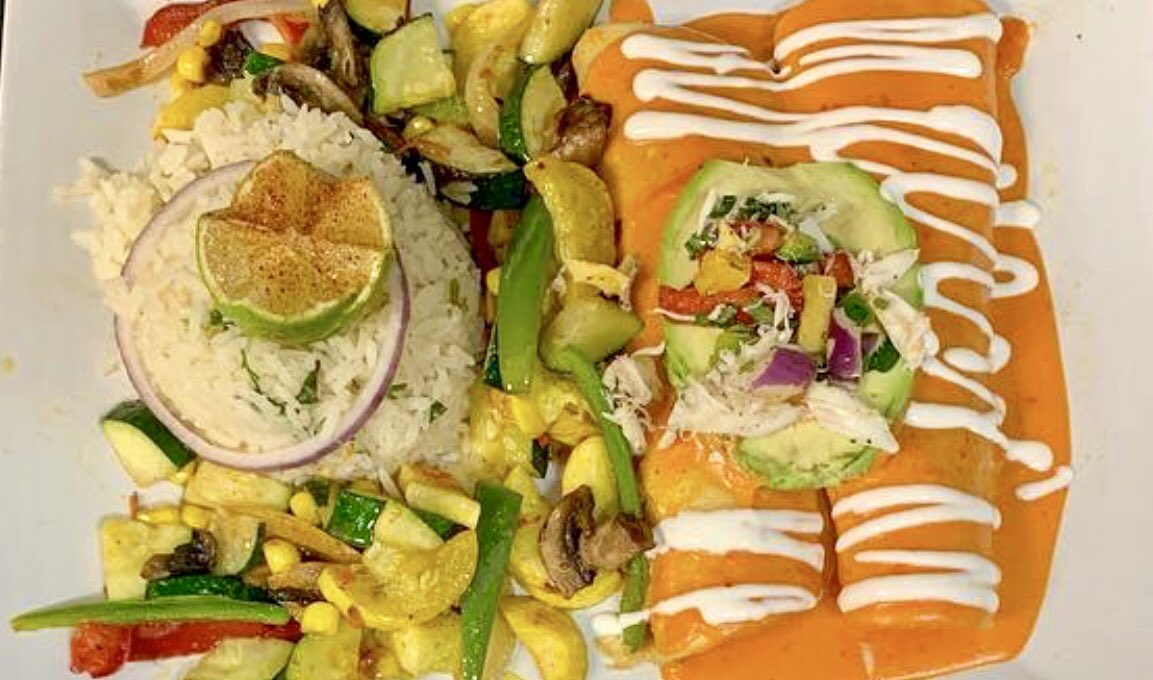 mesagrapevine's tweet photo. Welcome to Grapevine @LoneStarClassic players and families!  Rotate on over to Mesa for some incredible authentic Mexican cuisine. Show your wristband and receive a free cup of queso! We’re located 1000 Texan Trail in Grapevine.  Call for reservations 817-329-1144 #LSC2019 https://t.co/kheofviB04