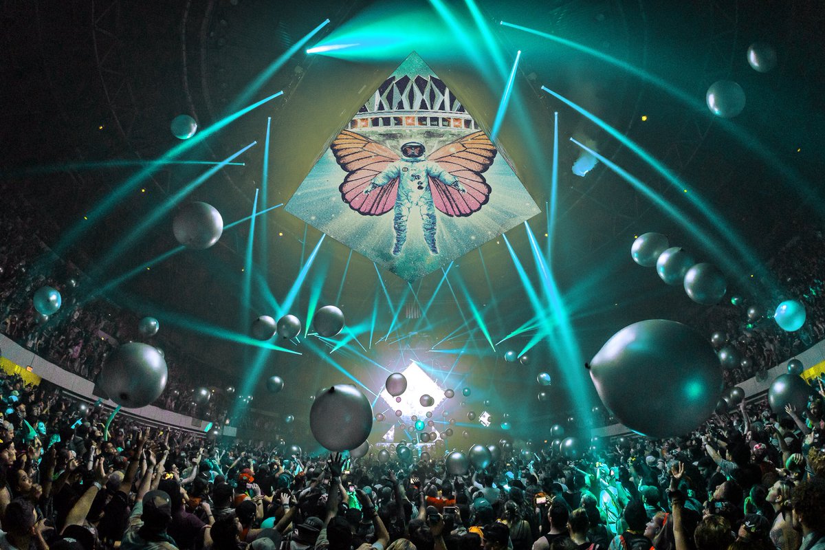 Bassnectar (@bassnectar) on Twitter photo #BassCenterXII tickets are NOW ON SALE!
Join us on 8/31 + 9/1 for a holiday weekend full of magic & mayhem!!
www1.ticketmaster.com/bassnectar-2-dβ¦
β¨πππβ¨ #BassCenterXII tickets are NOW ON SALE!
Join us on 8/31 + 9/1 for a holiday weekend full of magic & mayhem!!
www1.ticketmaster.com/bassnectar-2-dβ¦
β¨πππβ¨