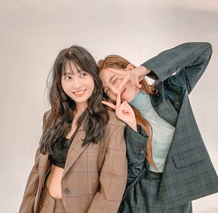 sajimichae's tweet photo. #NaMo at your service chief! 💞 
#Nayeon #Momo #TWICE #FANCYYOU 
#FANCY #3DaysToFancyYou 

@JYPETWICE https://t.co/In7ePplwgA