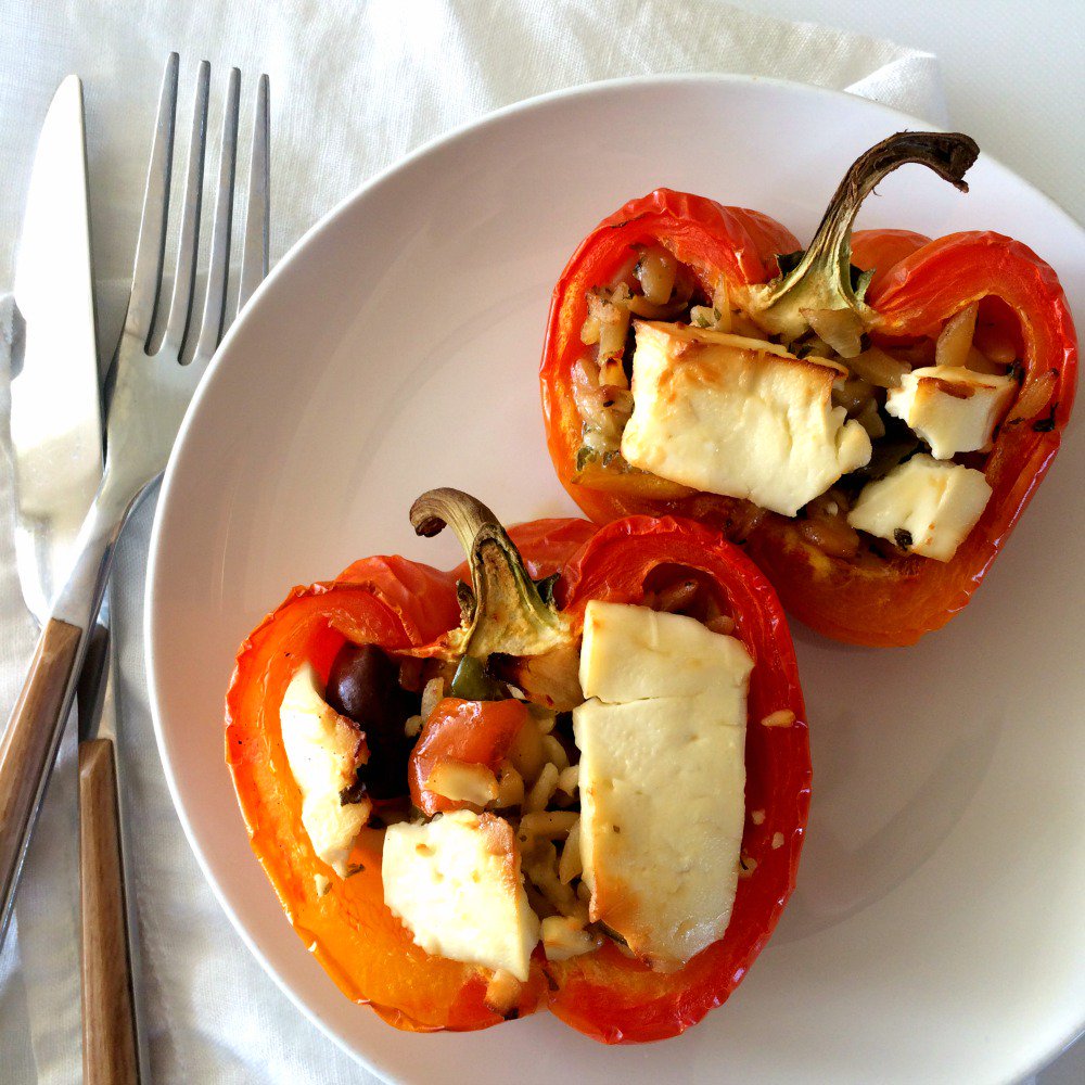 Check out this lovely dish! 😍 RT <a href="/Shockinglydlish/">Dorothy Reinhold</a>: 3-INGREDIENT GREEK STUFFED PEPPERS is definitely the easy, #shockinglydelicious meal you want for dinner. goo.gl/vi7Sur  Made with gorgeous #enjoyapepper
from <a href="/MelissasProduce/">Melissa's Produce</a> 
#easydinner