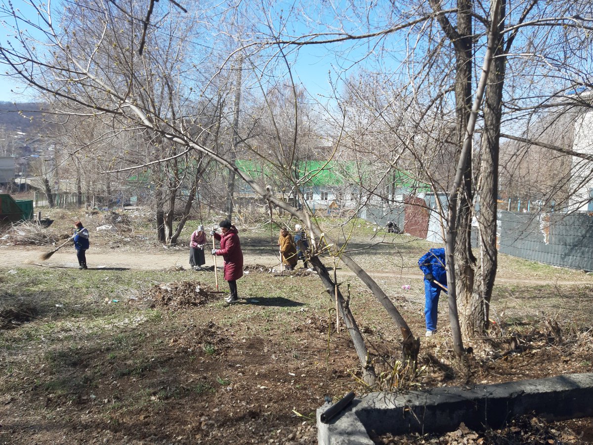 Провели субботник на ул.Промышленая возле д/с Аленушка и спортивной площадке. Спасибо всем активным жителям. Спасибо дружной команде <a href="/askgrad2/">ООО "АСК "ГРАДЪ"</a> вы большие молодцы. <a href="/Blago67272669/">БЛАГО</a> без Вас мы бы не справились, спасибо!!!
