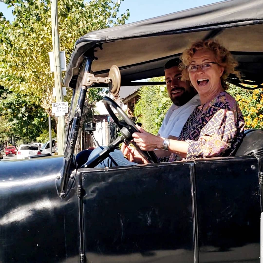 DelfinoLucasOk's tweet photo. Todos tenemos un amigo o familiar que recorrió #Hurlingham en el Fort-T 1927 de Trudi, quién falleció en 1998. Visité a su hija Pampa y dimos una vuelta en el histórico auto. Apoyamos el proyecto para que la calle Basilio Dell'Eva en #ParqueJohnson se llame Trudi Risso Patrón https://t.co/G81yW5vqXs
