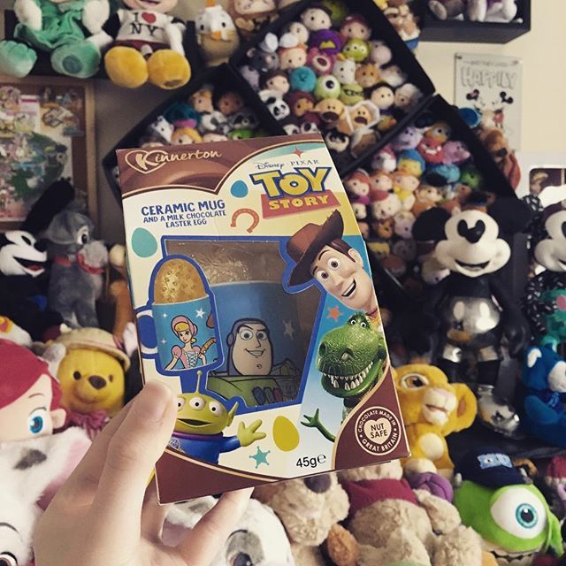lizeindisney's tweet image. It’s Good Friday! How awesome is this mug and Easter egg set from @kinnertonconfectionery? 🐣
——
#lizeindisneyland #goodfriday #discoverunder7k #happyeaster #disneybringshappiness #toystory #easter #disneyukmerch #easteregg #disneymug #disneymerchuk #… bit.ly/2V674Qp