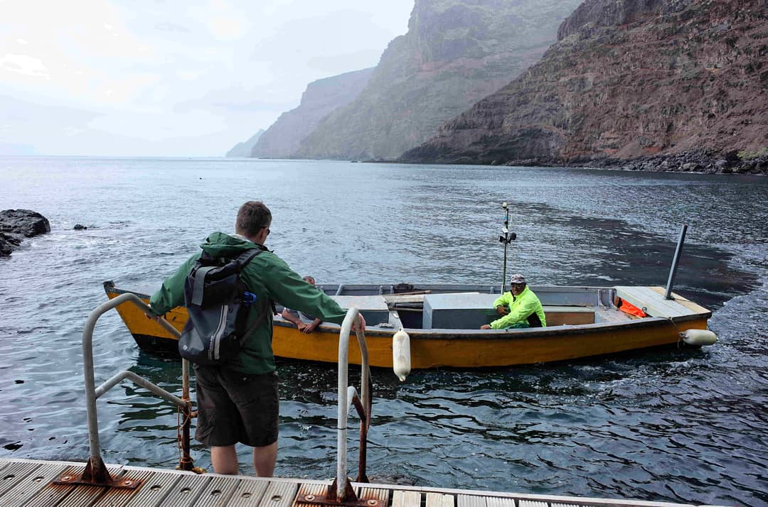 DevelopingOcean's tweet photo. Then they were picked up by an old friend – fisherman Donny who had been on the first #expedition. https://t.co/sfBn6TbO0q