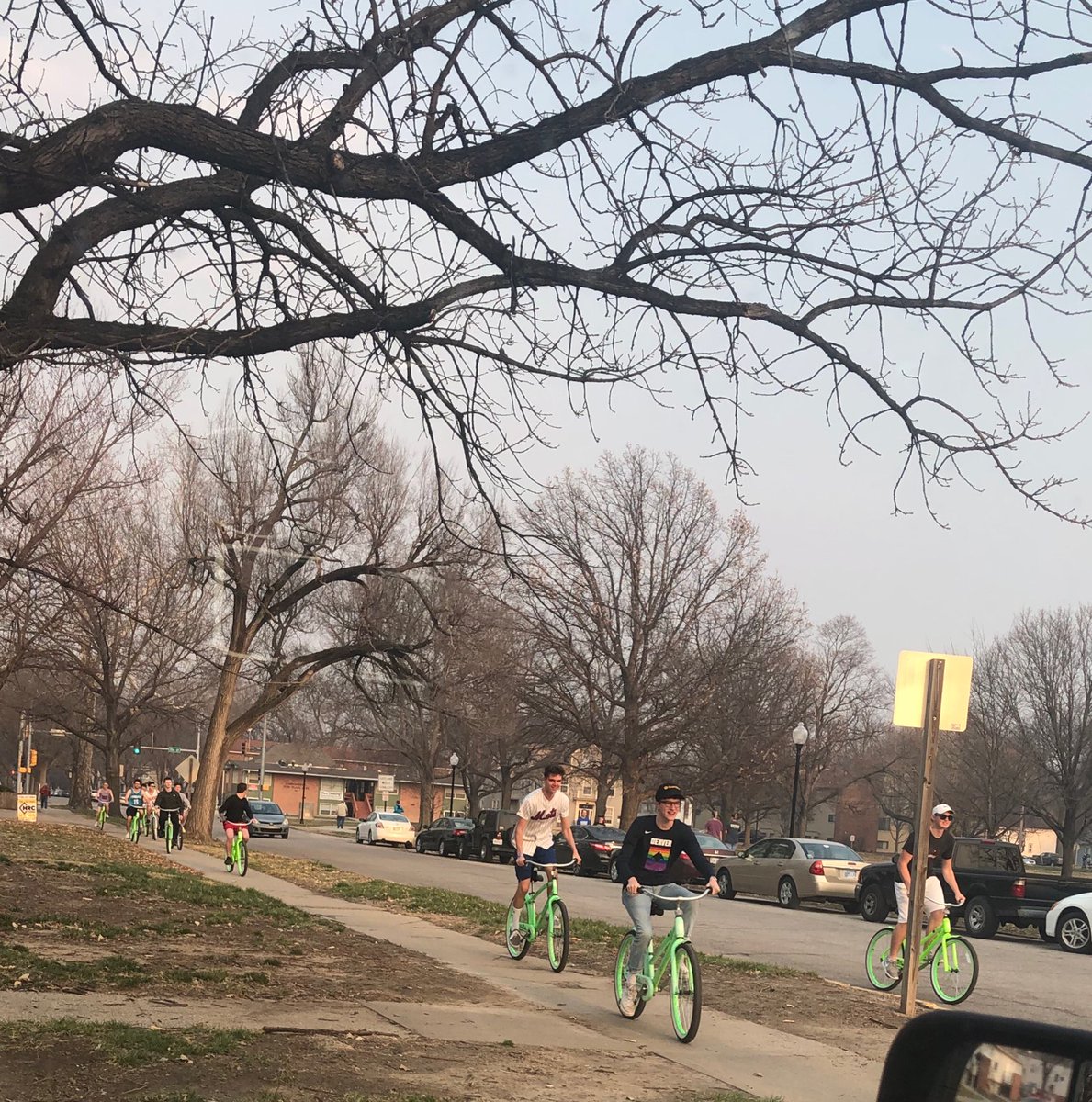 GreenAppleBikes's tweet photo. On Monday April 22 stop by Colony Square or visit https://t.co/ZGzNVUDRSm to make a gift &amp; watch it grow! #GrowGreenMatchDay is a great way to help make a BIG impact for our program. Donations made to our endowment through the #GMCF tomorrow will be matched $.50 per $1. #BikeMHK https://t.co/5F3HgyQjh5