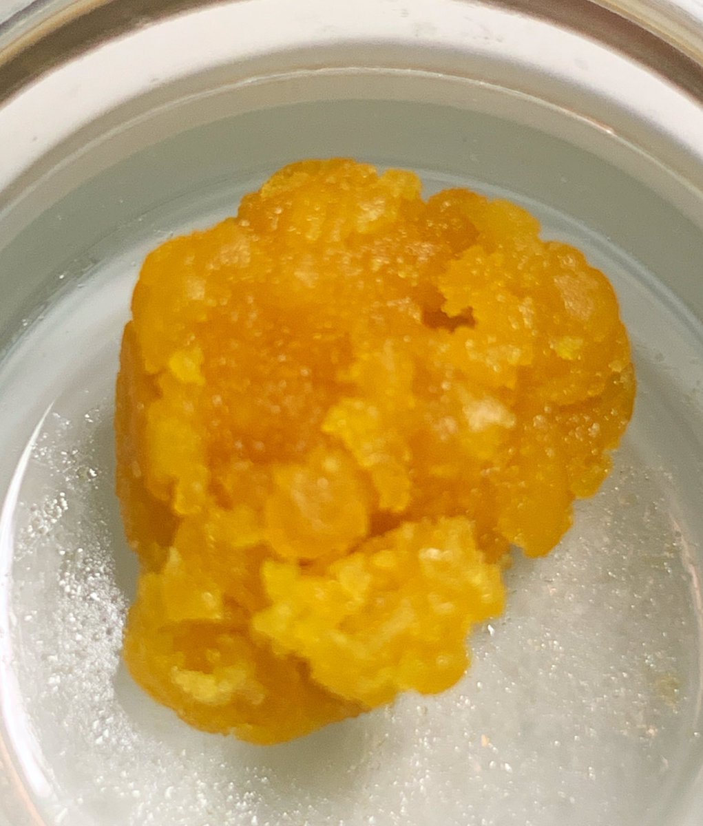 EmeraldZoo's tweet photo. Just about #420 so we’re gonna start this day off on a high note. Who needs a minute to step back and regroup. This aught to cover than moment of zen. Happy Friday ya all. How about a dab @cannaworldsite @CannaAngel @AtlasPlantTrain @808KushBoys @WaxNax @johnshute_  Rock the day! https://t.co/QuGgbcIGLN