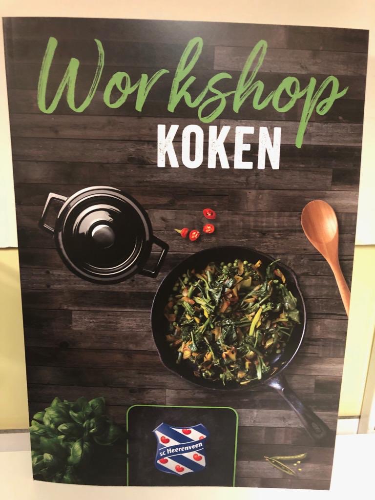 sch_akademy's tweet photo. Gister kreeg de #O19 groep een workshop koken. Dit maakt onderdeel uit van het Lifestyle en Maatschappij programma!  🍽💙 https://t.co/h7Ehgn4Lew