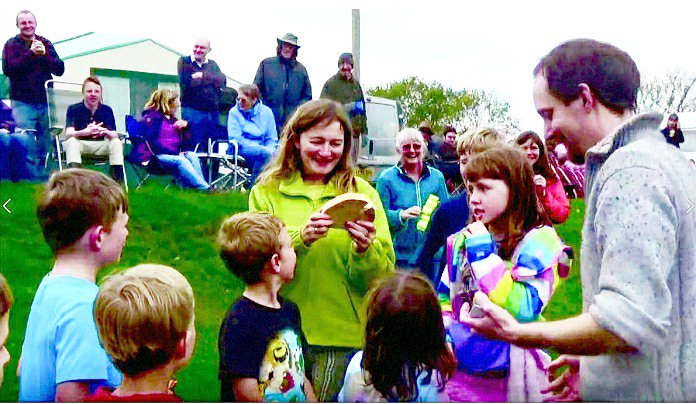 There's ducks at Dalton, wonderful workshops, a brilliant boat race and superb sessions at the pub. Everything's ready for our late May bank holiday northern camp in beautiful North Yorkshire countryside. Dan Mason leads, with music from Hilary Vare and John New. See you there!