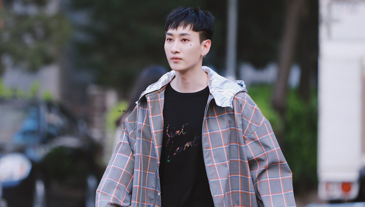 20190419✨LEE/HYUKJAE✨ 
  뮤직뱅크🌟<a href="/AllRiseSilver/">Dalnim</a>  #SuperJunior⁠ ⁠⁠ ⁠⁠ ⁠  #은혁 #Eunhyuk #이혁재 #땡겨