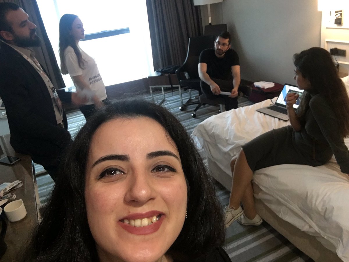 Doğal ortamımızda neler oluyordu 👀 #atasistanbuldakesilmişsahneler 😂 @mfthcrl <a href="/uguryasin/">Ugur Yasin Akgun</a> <a href="/Burcu_Yilmazzz/">Burcu Yılmaz</a> <a href="/Mugearslanmd/">Müge Arslan</a> <a href="/nazmiyeozcann/">nazmiye özcan</a> @ATAS2019Diyar