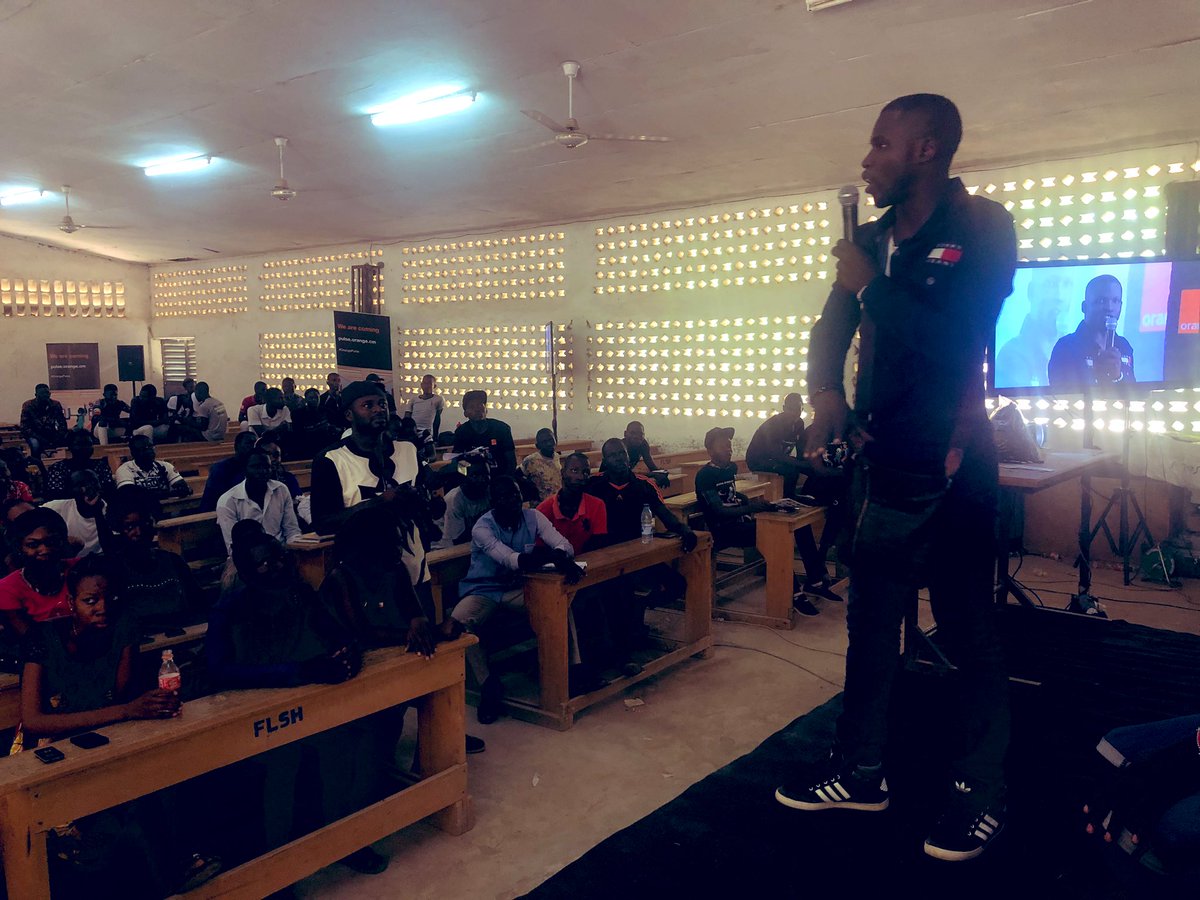 Voodart's tweet photo. Sincèrement le Nord du #Cameroun a besoin d’espaces de création, coworking, incubateurs. Trop de jeunes talent rencontrés ici à #Maroua.  Cc  @Orange_Cameroun #OrangePulse https://t.co/JyW5Txm5q5