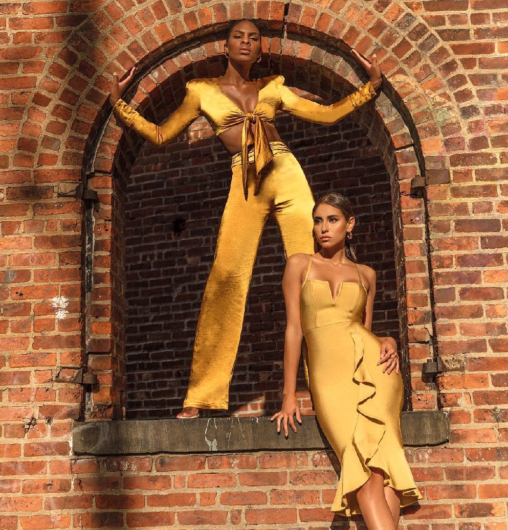 GLOW 🤩🌞 through all four seasons! 💛Our NEW Uli Crop Top and Nellie Pants set and Gloria Dress ✨ Get the look at http://www.misscircle.com ⚡️
#bff #gold #brooklyn nyc heels #vogue time #loveyourself #nail dress #motivation girls #birthday