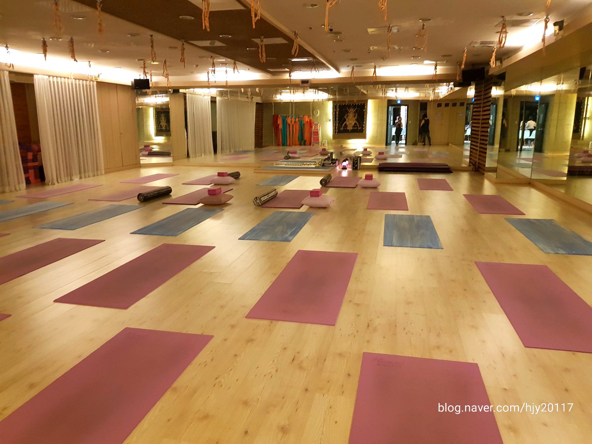 hjy20117's tweet photo. @hotyoga9
#핫요가코리아구월동 #구월동필라테스
#구월동플라잉요가 #구월동로우플라잉 #구월동아쉬탕가 #구월동핫요가 #구월동덤벨 #구월동바디교정 #구월동임산부요가
내게 플라잉요가란?
아프고 힘들고 어려운 요가.
그래도 해보고싶은 요가~♡ https://t.co/IiUC2BYxDw