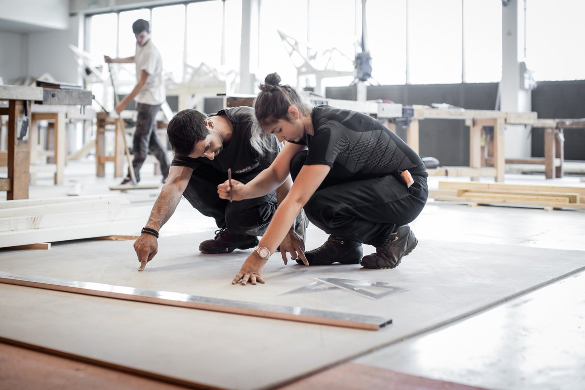 les_compagnons's tweet photo. Merci pour tous vos témoignages de reconnaissance concernant le savoir-faire des #CompagnonsDuDevoir. Nous sommes heureux de former des jeunes depuis des décennies et espérons en accompagner davantage pour permettre la pérennisation des #savoirfaire.  
#NotreDame https://t.co/uVr5DKq1X7