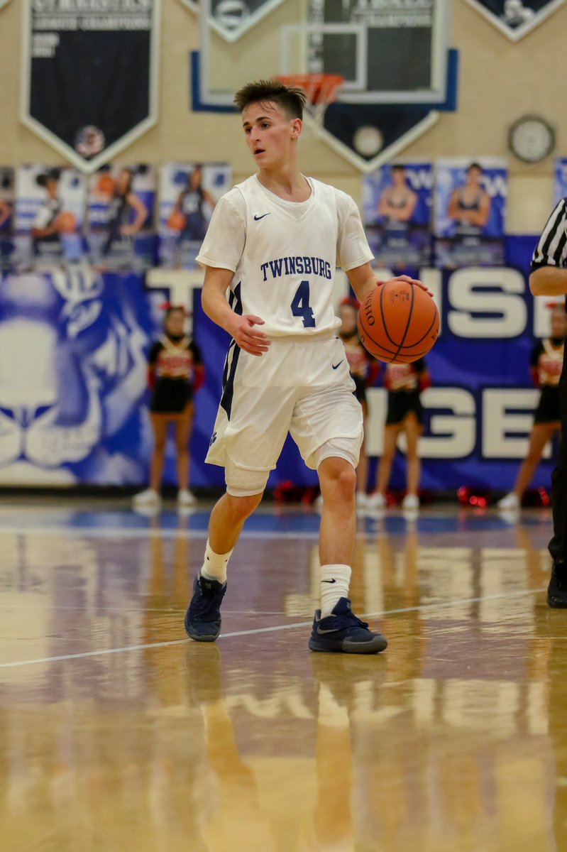 RyanFelberg's tweet photo. I am very excited to announce that I’ll be continuing my education and basketball career at Waynesburg University! I would like to thank my family, coaches, and friends for shaping me into the person I am today! GO JACKETS! 🏀 @WUBallers @greg_bean https://t.co/TbwfIacFxg