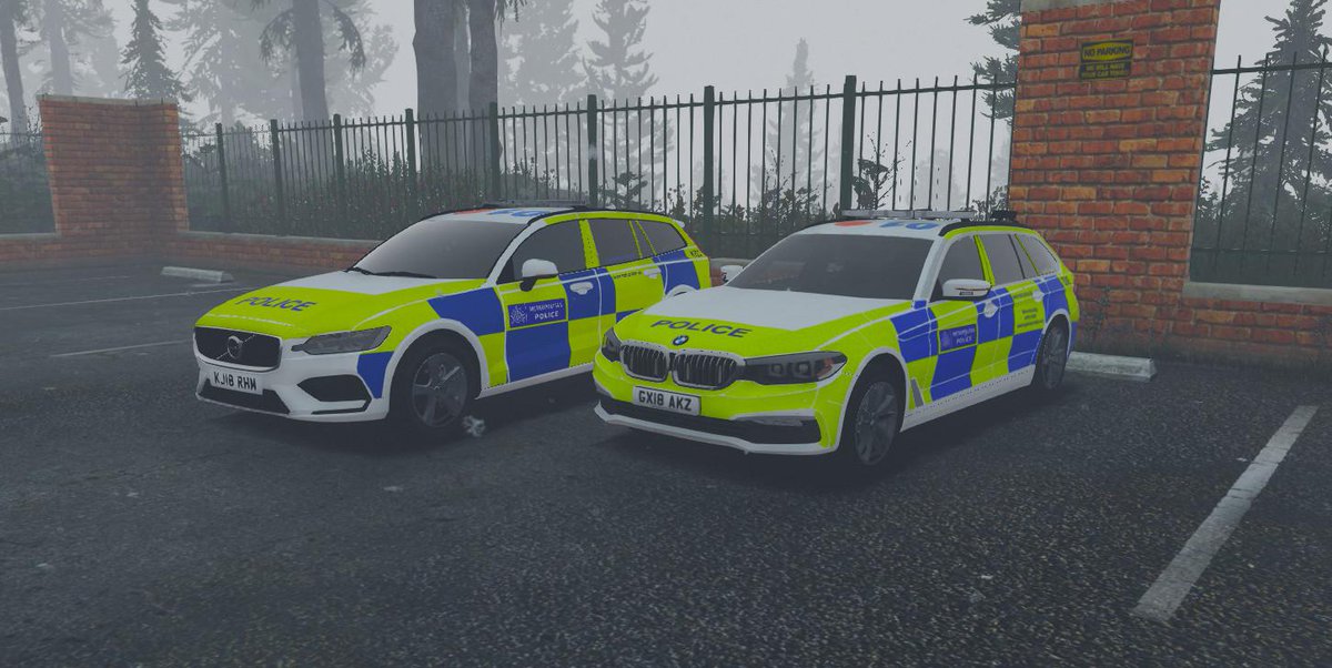archivedclannin's tweet photo. Another new arrival from our friends at @BMW and @volvocars! These new additions will be on the road fighting crime from 7pm shift change tonight. Be sure to give them a wave if you see them. #KingstonRPC #CouldThisBeYou #WeThinkSo https://t.co/KU29b6gxlk