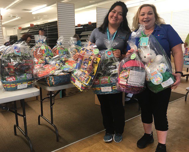 FLHealthBroward's tweet photo. @FlHealthBroward employees from #FloridaKidCare passed out #Springbaskets packed with toys and #healthysnacks to 344 kids during a recent Health and Resource Fair in Lauderhill, FL. Children received their baskets after having “passports” stamped at various healthcare booths. https://t.co/8UvfZ8mjRH