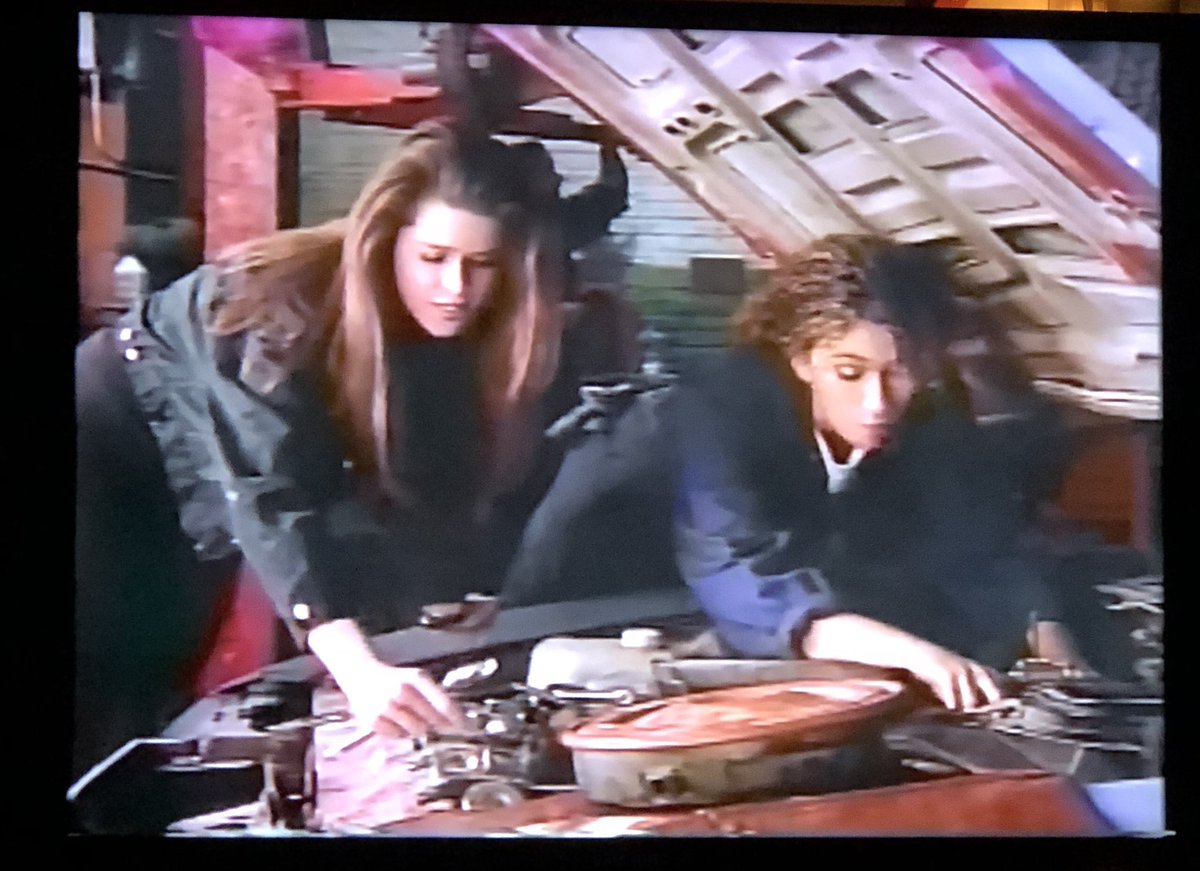 rangle afvisning Lover Adroit Auto on Twitter: "Fans of #old #Canadian #tv will be happy to know that #YTV hit, #Catwalk (1992-1994) featured a #female mechanic! Here's a shot of her and @nevecampbell (pre-party of rangle afvisning Lover Adroit Auto on Twitter: "Fans of #old #Canadian #tv will be happy to know that #YTV hit, #Catwalk (1992-1994) featured a #female mechanic! Here's a shot of her and @nevecampbell (pre-party of