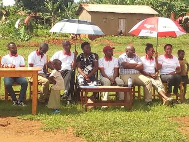 haguruka_ngo's tweet photo. Through #caravanejurdique in @KayonzaDistrict, @infohaguruka reminded the citizens, especially those of #Muramasector their rights to eradicate #GBV. They were also supported to handle some pending court cases. Many thanks to @RcnRwanda &amp; @JRLOS to support activity. @ProfemmesTH https://t.co/QAbiVbTT6u
