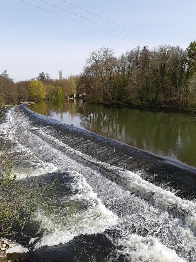 #Caen / #clecy - Clécy/Caen,  la voie verte de la @suissenormande offre 40 km de trajet sécurisé. 🚴‍♂️ Alors bonne balade ce week-end 🚶‍♀️ #Calvados #prenonslair