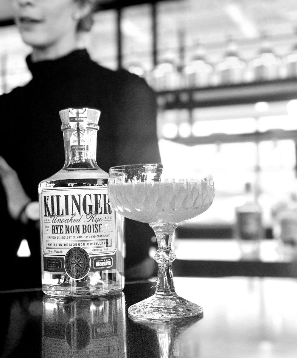 Kilingerrye's tweet photo. Check out the link in our bio to find out where you can get your bottle of @Kilingerrye to make the perfect cocktail!!⁣ 😍
⁣
The Kilinger Bénédictin cocktail: ⁣👇
2 oz of @Kilingerrye
1 oz of Bénédictine Liqueur⁣
0,5 oz of lemon juice⁣
0,5 oz of simple syrup⁣⁣

#recipe https://t.co/FKgXqNUrCa
