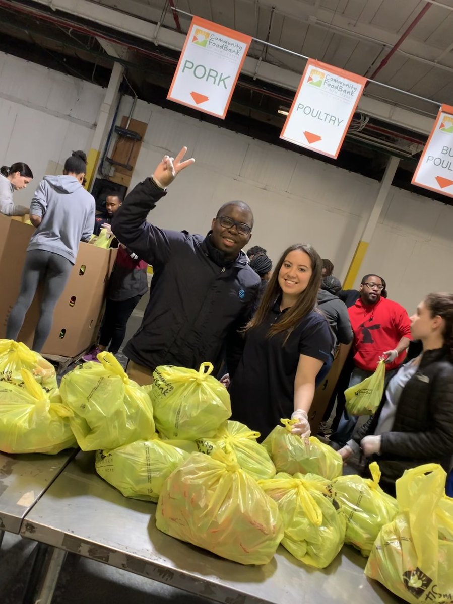 #GoodFriday to volunteer. #TeamBuilding with the best team. #ConnectwiththeCommunity #Volunteer #FeelGoodFridays #RTGParty #ATTEMP #IHXEastElite #SouthsideHustlers