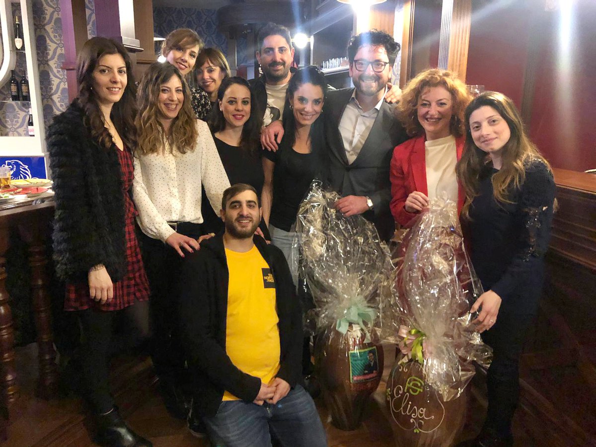 santannafarma's tweet photo. Pronti per mangiare le uova di cioccolato! 😍🍫 Voi? 
Auguri sinceri dallo staff #santannafarmacie a tutti i nostri clienti di una serena #Pasqua. ❤️
E se esagerate a tavola, tranquilli! Ci siamo noi, APERTI 365 GIORNI L'ANNO! 😂
#365giorniconvoi https://t.co/m5qvXQGFVj