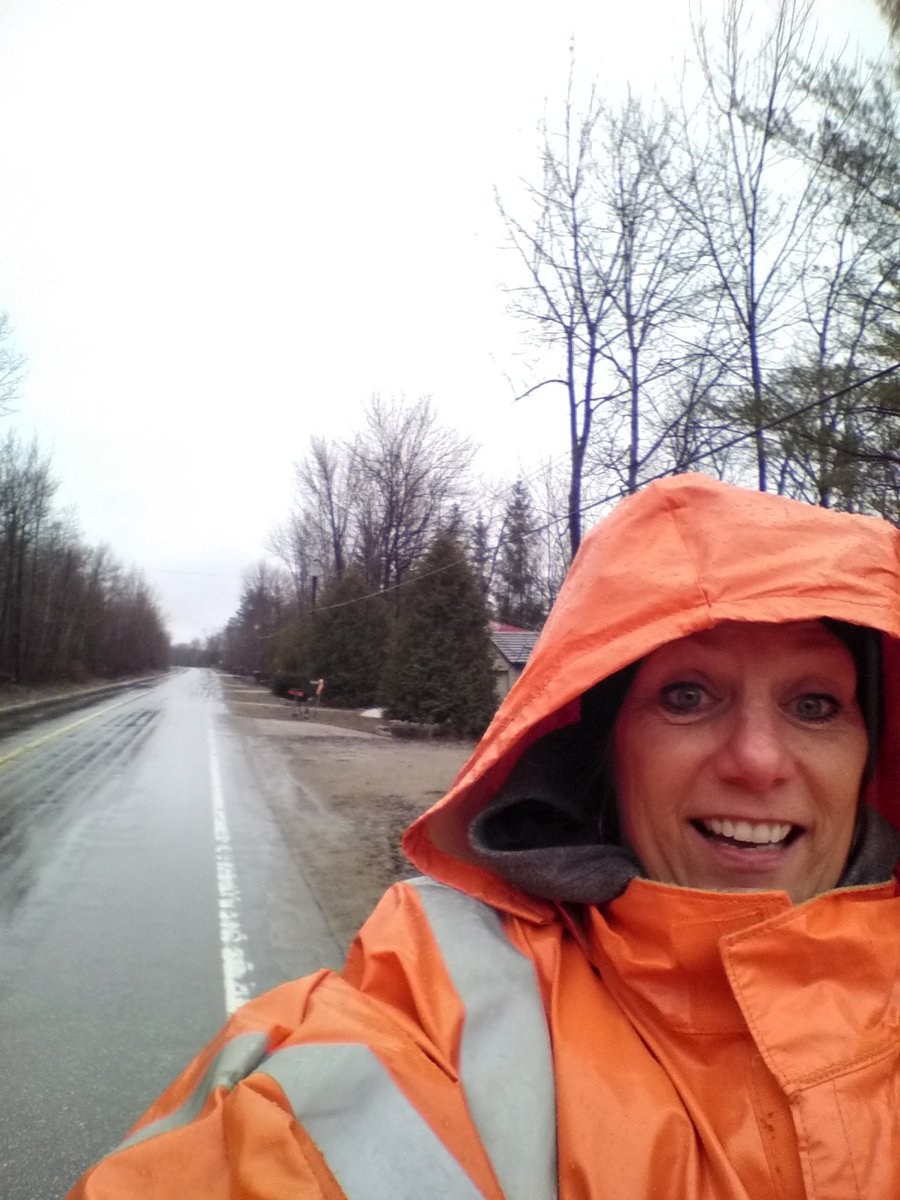sswanda1's tweet photo. I'm not made of sugar nor salt!   Getting my steps in. https://t.co/RXLmyhr1PC