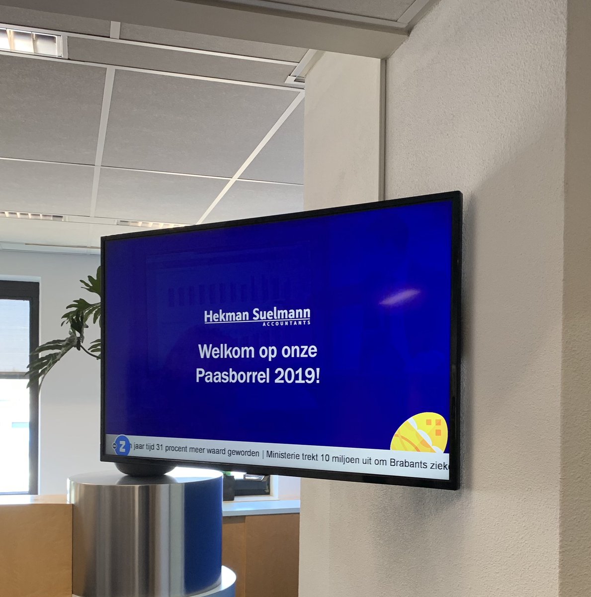 HekmanSuelmann's tweet photo. Enthousiaste reacties over dashboarding tijdens de jaarlijkse paasborrel voor Intermediairs. Bedankt voor jullie komst! https://t.co/ikdL9zu7zI