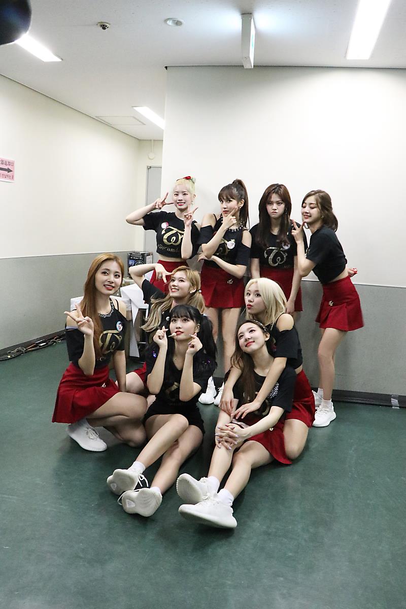 tsoutsuno's tweet photo. Pleas reetweet this and comment #3DaysToFancyYou #트와이스 #FANCYYOU #FANCY #TWICE @JYPETWICE https://t.co/i82jTBrZG8