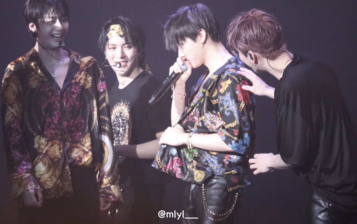mlyl__'s tweet photo. 190413 창균아 누구 애기〜？
              93즈 애기〜🖤
#아이엠 #창균 #민혁 #기현
#형원 #몬스타엑스
@OfficialMonstaX https://t.co/wbqmNZdIKb