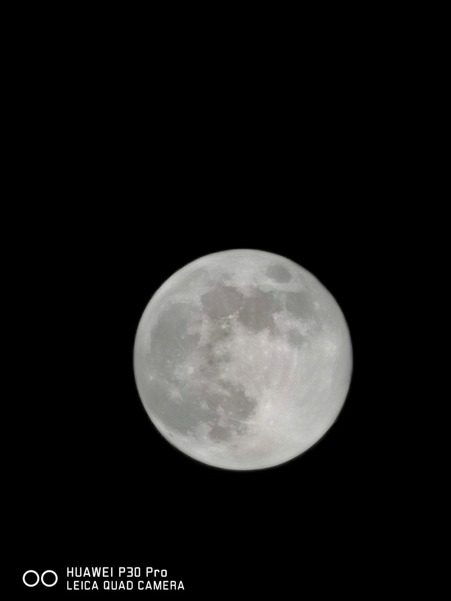 Sameerlx's tweet photo. @HuaweiMobileKSA
#Moonlightmoments
#p30_pro https://t.co/1Jg71H9o50