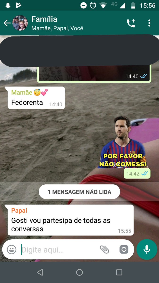 1laira's tweet photo. Meu pai: vcs não saem desse celular 
*Fiz um WhatsApp p ele
Grupo no WhatsApp: a
Meu pai: https://t.co/G6H1RtZt5v
