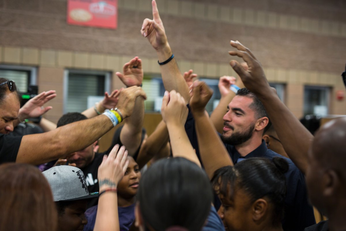 NAMB_SBC's tweet image. “The people that we need are right here in our house, we just have to find them and bring them up." @heidenratner and @walkchurch encourage their members to rise up and use their gifts to serve for God's glory. #BehindTheService