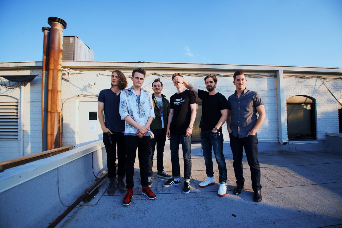 LiveListenShare's tweet image. Larsen just dropped their debut EP, and it's a doozy. Our friend Madelynne sat down with the band and talked all things...well, Larsen. Check out the conversation on the site now!

bit.ly/plp_larsenc