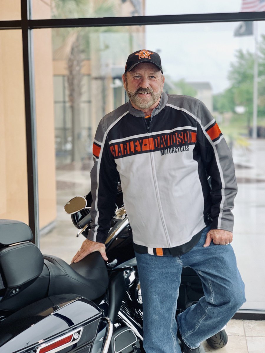 ThunderTowerHD's tweet photo. New men’s and women’s summer riding jackets have arrived and are on the racks! Come over and talk to the ladies in Motorclothes and let them help you get set for the riding season! 
#thundertowerharleydavidson 
#tthd #southcarolina #HarleyDavidson #columbiasc https://t.co/tIt9u0q8WV