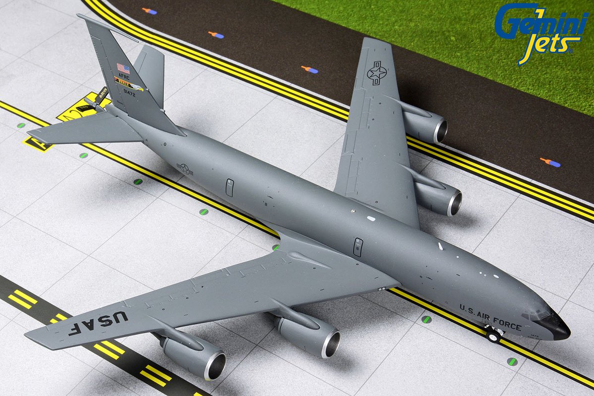 GeminiJets's tweet photo. ON APPROACH! @GeminiJets 1:200-scale @usairforce @9thRW @940Wing @Boeing @BoeingDefense KC-135R #Stratotanker item G2AFO819. See a list of retailers at https://t.co/bUC4bLw6Kz 🇺🇸 #GeminiJets #Gemini200 #USAirForce #USAF #BealeAirForceBase #Beale #940ARW #940thARW #Boeing #KC135 https://t.co/xuyeVaXnVR