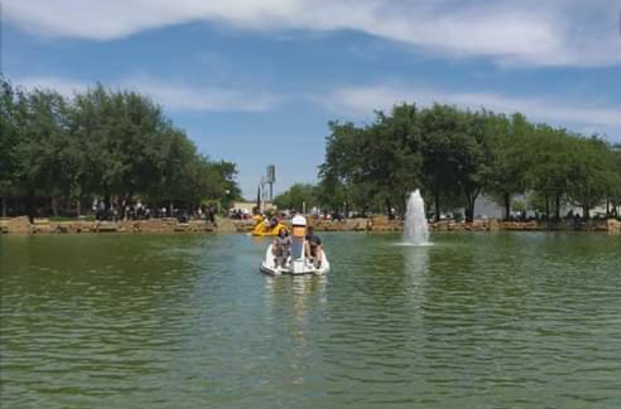 Wameru15's tweet photo. Paseo Santa Lucia en Monterrey, Nuevo León https://t.co/mIaas9mPaG