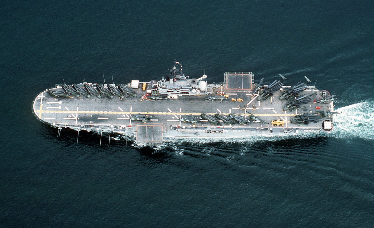Chris Cavas Auf Twitter Fotofriday Why Do The Us Navy S Command Ship Flagships Blue Ridge Lcc19 Mount Whitney Lcc20 Look Like Aircraft Carriers Because Their Design Is Based On The Iwo Dec63 doesn't have any public repositories yet. blue ridge lcc19 mount whitney lcc20