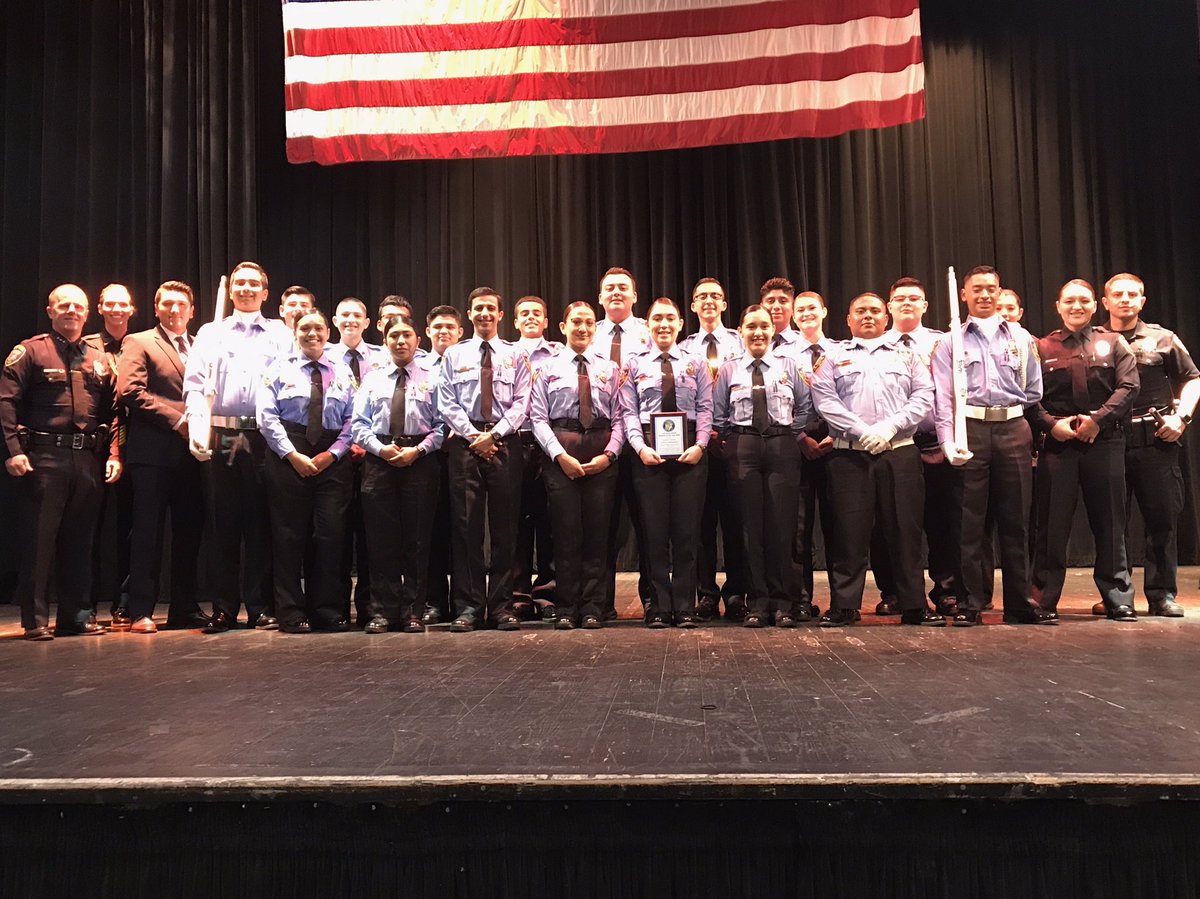 OxnardPolice's tweet photo. Congratulations to our Oxnard Police Explorer of the Year, Alexia Evangelista. These young men & women volunteer hundreds of hours each year for our community. #OPDRocks https://t.co/kncwf6w0mP