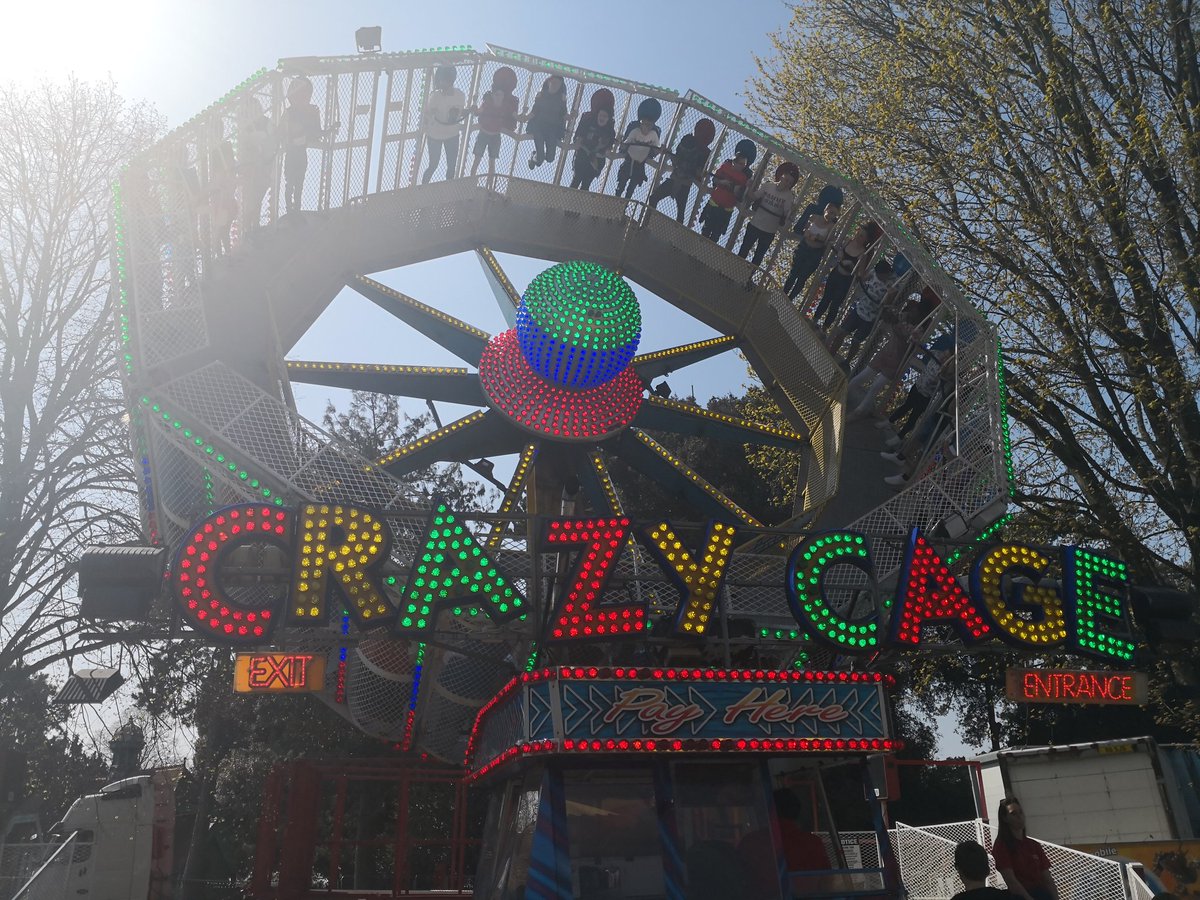 MisFayzee's tweet photo. This takes me back! No safety bar in my day 😲
#funderworld https://t.co/pgYcJnNAVY