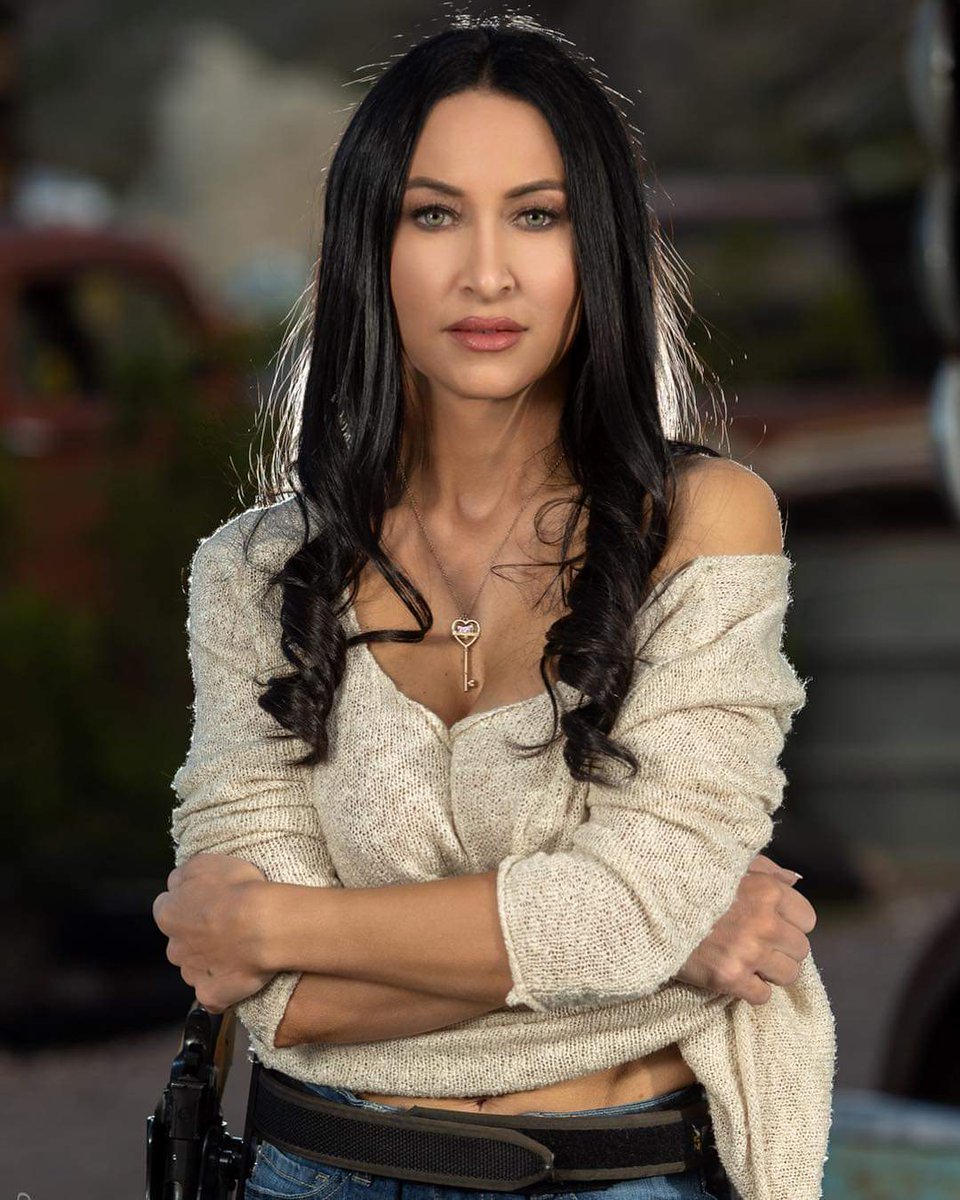 Fun_Edmonton's tweet image. Come hear our amazing line up of speakers share their F*ck Up stories Tuesday April 23 @AviaryEdmonton
Amanda Neilsen - owner of Norwood Dental Centre
Evelina Monnarino - #bosslady Entrepreneur &amp;amp; #event host London Villas Hub
Rusti Lehay - #Freelance #Writer, #Editor