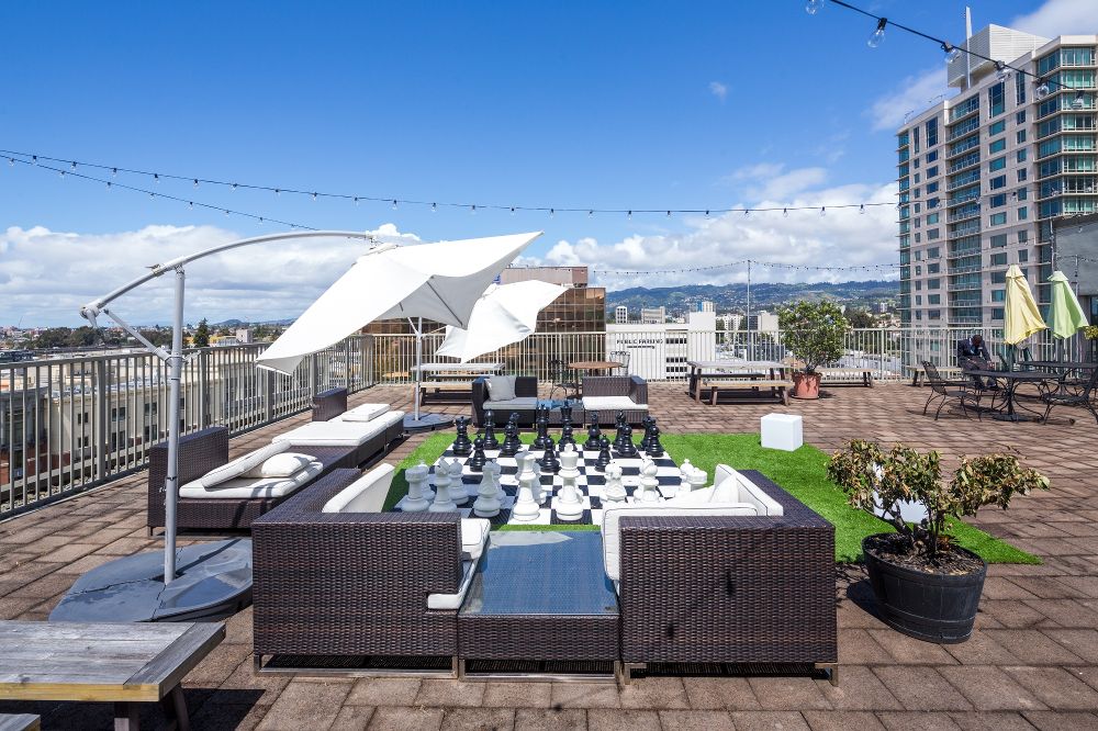Join CoreNet Young Leaders on May 2nd for an evening of drinking and networking! The happy hour will be hosted at MSA Architecture + Design on their beautiful outdoor patio. Click on link to register. tinyurl.com/yxmae8cf <a href="/MSAarchdesign/">MSA arch + design</a> for photo credit