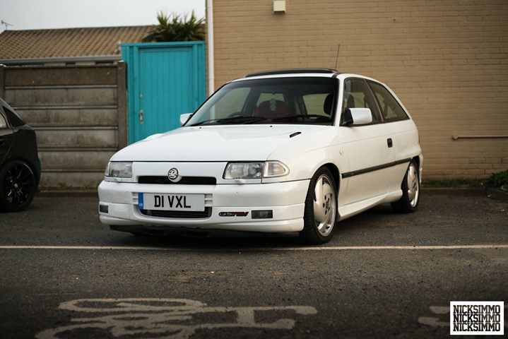 OhsoretroEvents's tweet photo. Naughty Nineties.
10% off all merch use code ‘EGG10’ on https://t.co/pvkTdpnPAO
#OhSoRetroShow - Sun 29th Sept - Margate, Kent.
📷: @nicksimmophoto
#OhSoRetro #ClassicCar #ClassicCars #Retro #Retrocar #RetroCars #VintageCar #VintageCars #RaceCar #Cars #Carporn #CarsOfInstagr… https://t.co/rh46VPI0A2