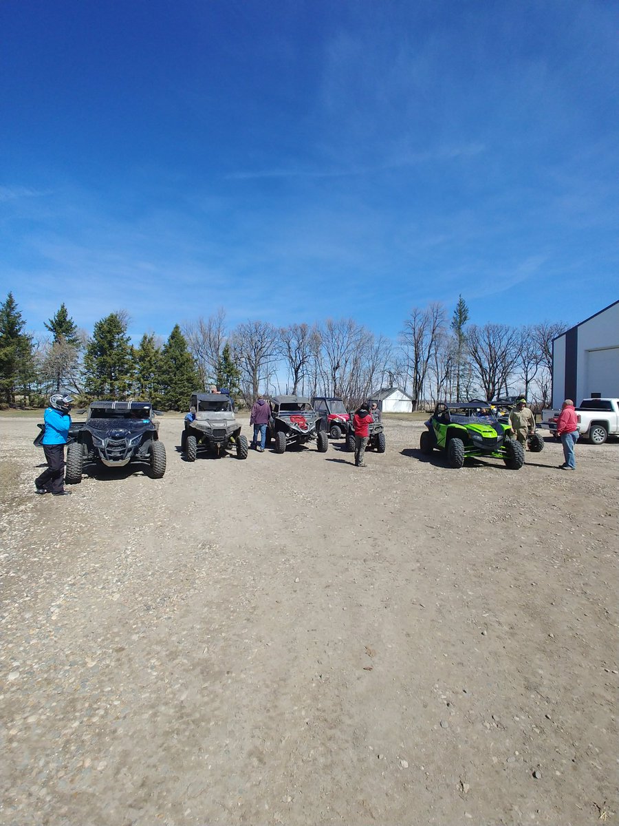 dieterschwarz's tweet image. A good friday to hang out with muddy buddies! #mudonthetires