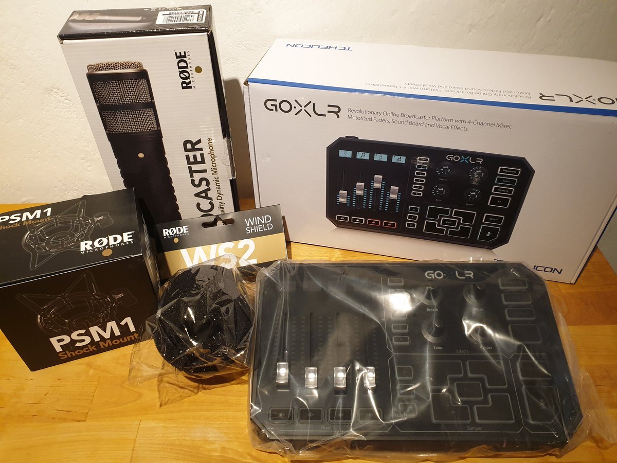 CohonyGaming's tweet photo. Vanavond proberen om dit allemaal aan te sluiten....Hopelijk zijn dan alle audio problemen ein-de-lijk verholpen!๐ #streamstruggles #goxlr https://t.co/zHrQIJEtJZ