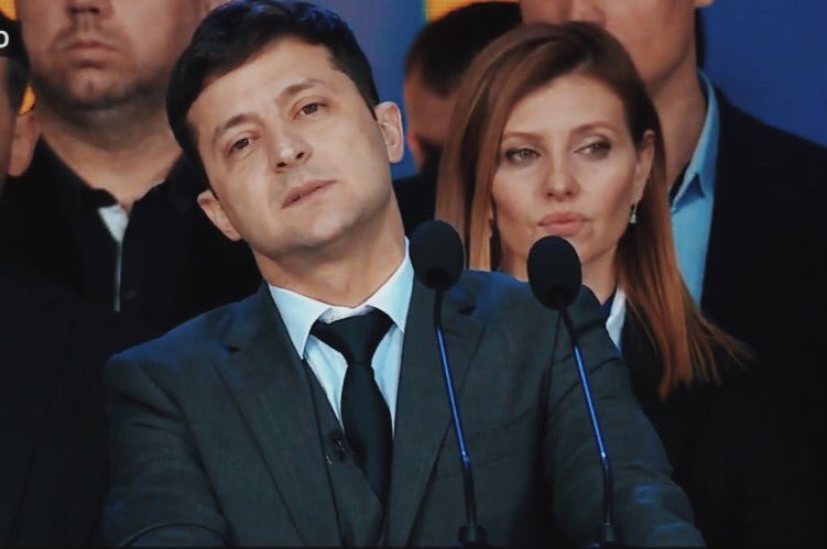 vkrschn's tweet photo. какой же он нереальный 
#дебаты https://t.co/xWmnGhEv3k