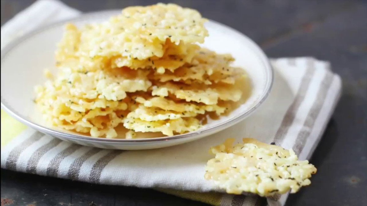 Looking for some cheesy goodness snacks? Try making these cheese crisps!

#recipes #dairy #dairygoodness #healthysnacks