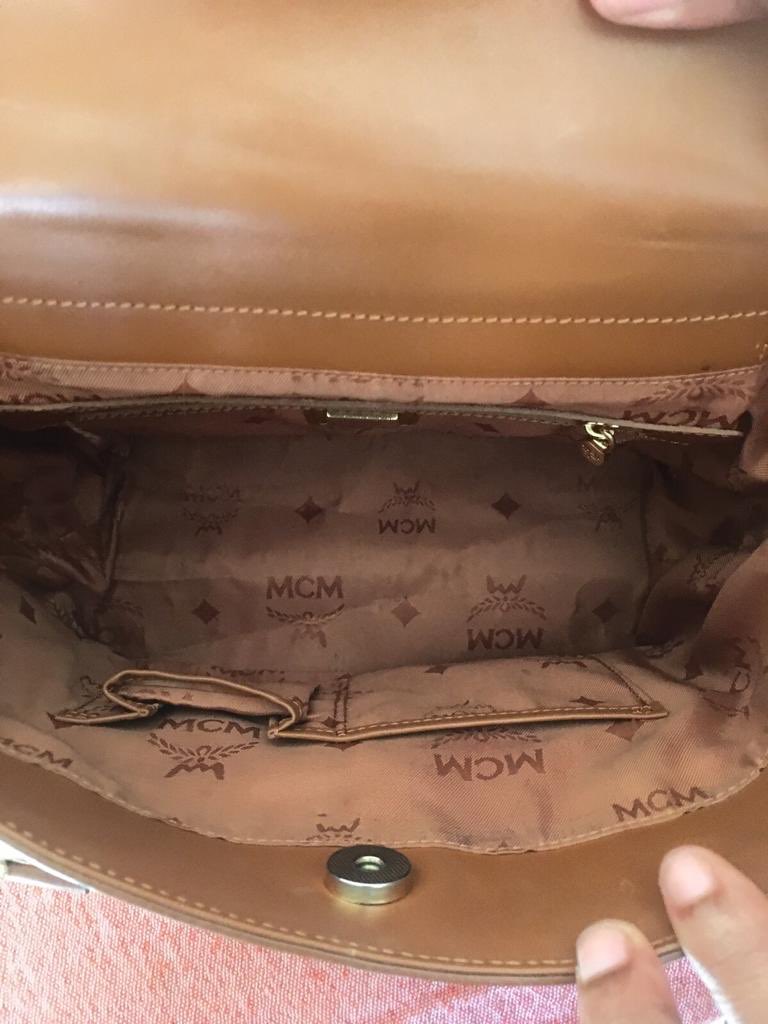didi_daantjie's tweet image. MCM  Handbag👜 ❤️❤️❤️
Available for delivery 

To Place an order Dm , ☎️or whatsapps on 0659554874
#Prelovedbag
#happyEaster2019 
#MCM
#TheJudasInMyLife 
#Pretoria 
#westerncape 
#GirlsTalkZa #GirlTalkZA #bags